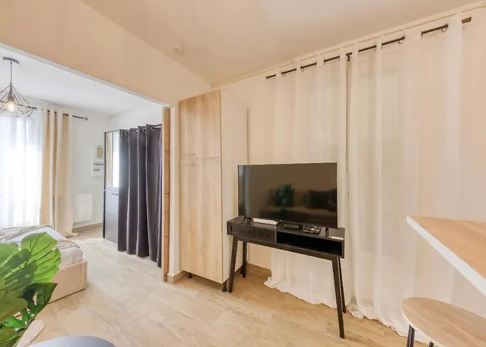 25M2 Cosy Proche Metro 11 - 6 Min A Pied