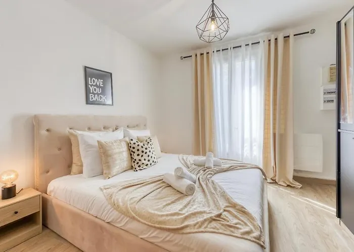 25M2 Cosy Proche Metro 11 - 6 Min A Pied